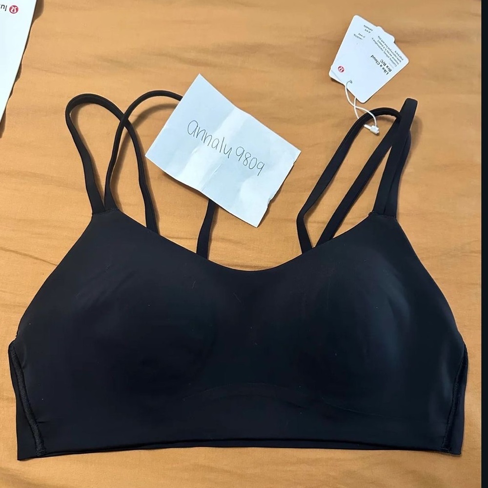 Lululemon like a cloud bra
